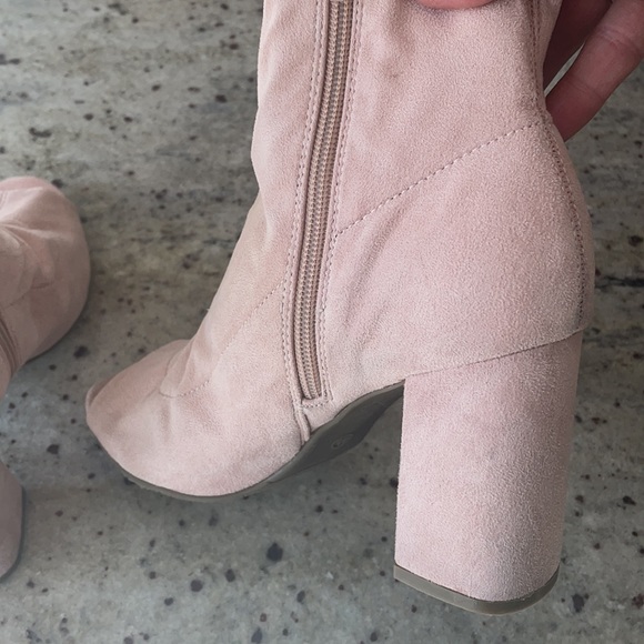 MIA Open-toed Booties in Blush Pink GUC and super cute! Size 8.5 - Picture 2 of 13